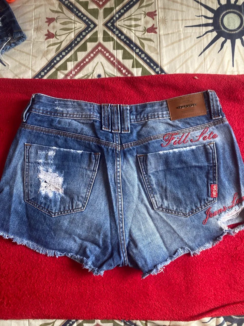 Shorts feminino usado tamanho 38 - Foto 2