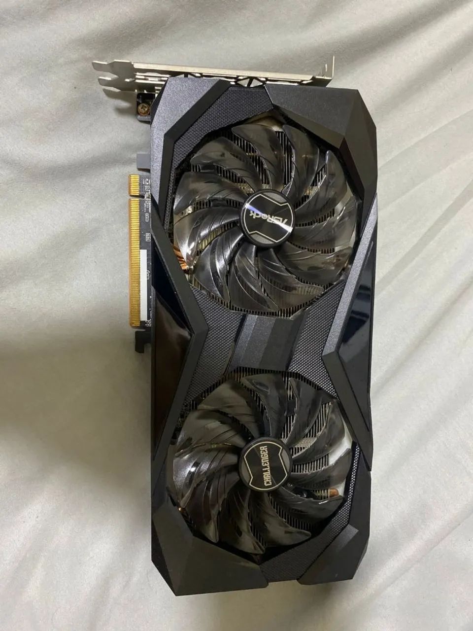 RX 7600 ASRock Challenger 8GB - Perfeita | Pasta Arctic MX-4 ?