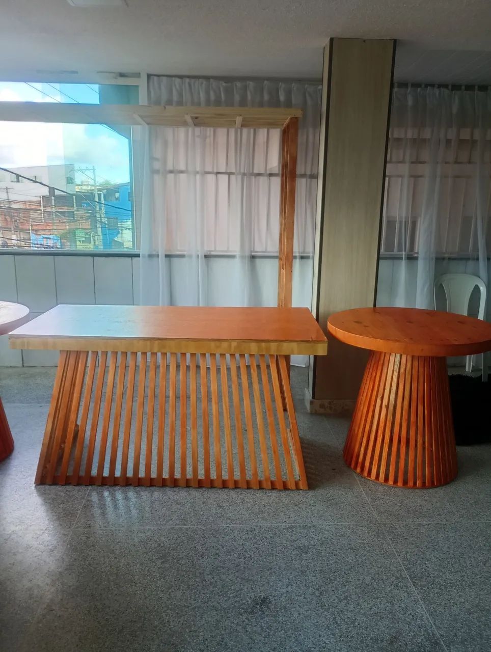 Mesa Ripada Retangular para Decoração de Festas - 1,60m<br>Mesa Retangular Ripada