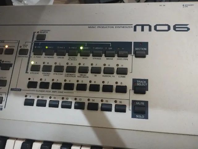 Teclado yamaha MO6 - Foto 3