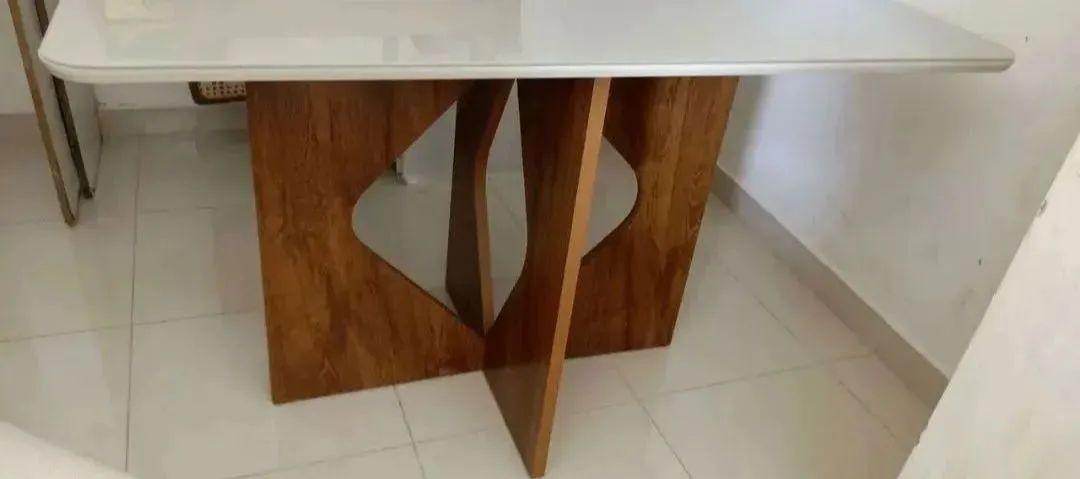 Mesa de jantar com quatro cadeiras  - Foto 5