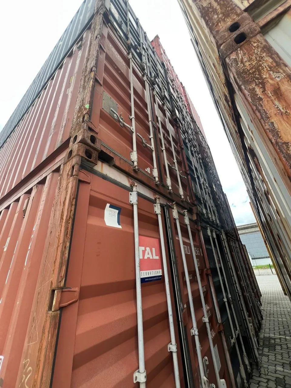 Container, lotes e unidades disponíveis 