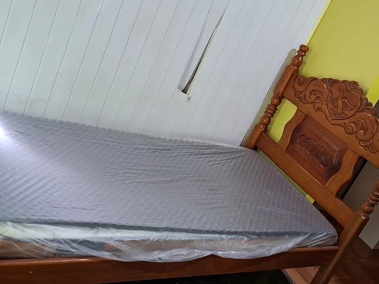 Cama de angelim + 2 colchões  - Foto 5