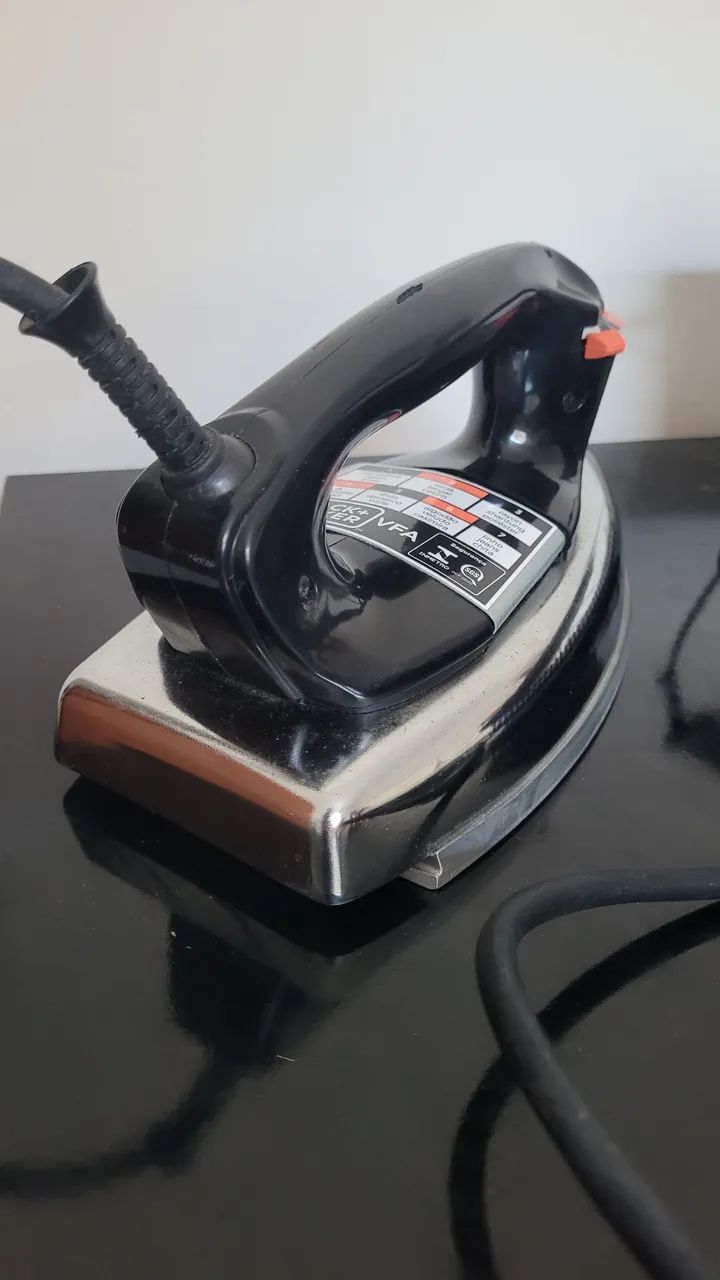 Ferro de passar Black+Decker base de alumínio  - Foto 3