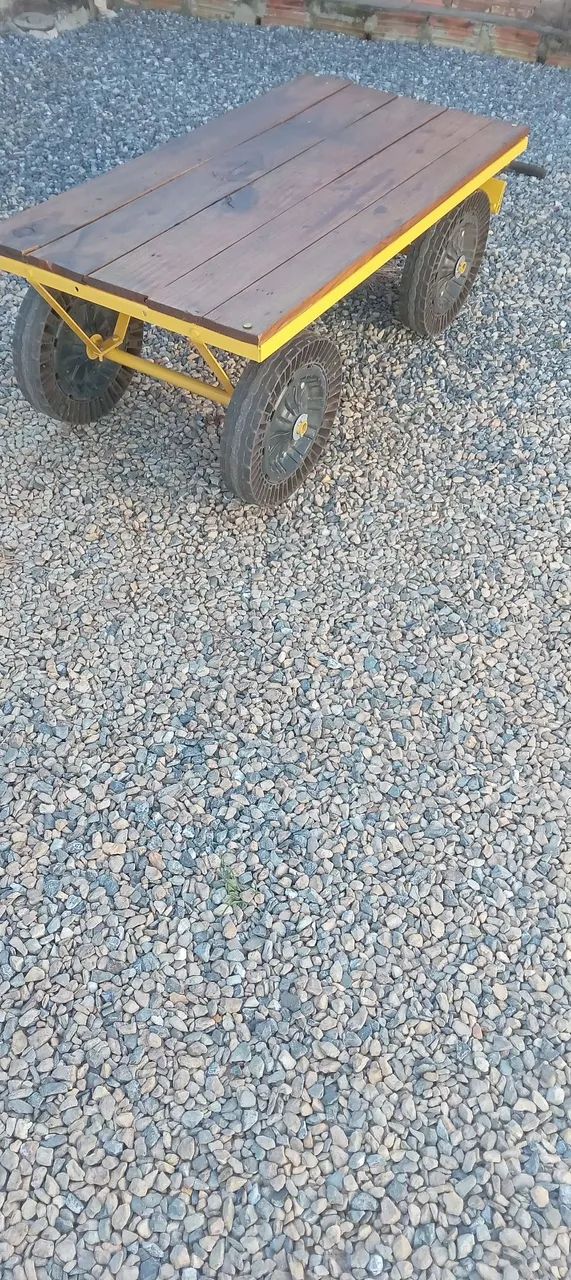 Um carrinho  plataforma  para cargas para 300 kilos  - Foto 3