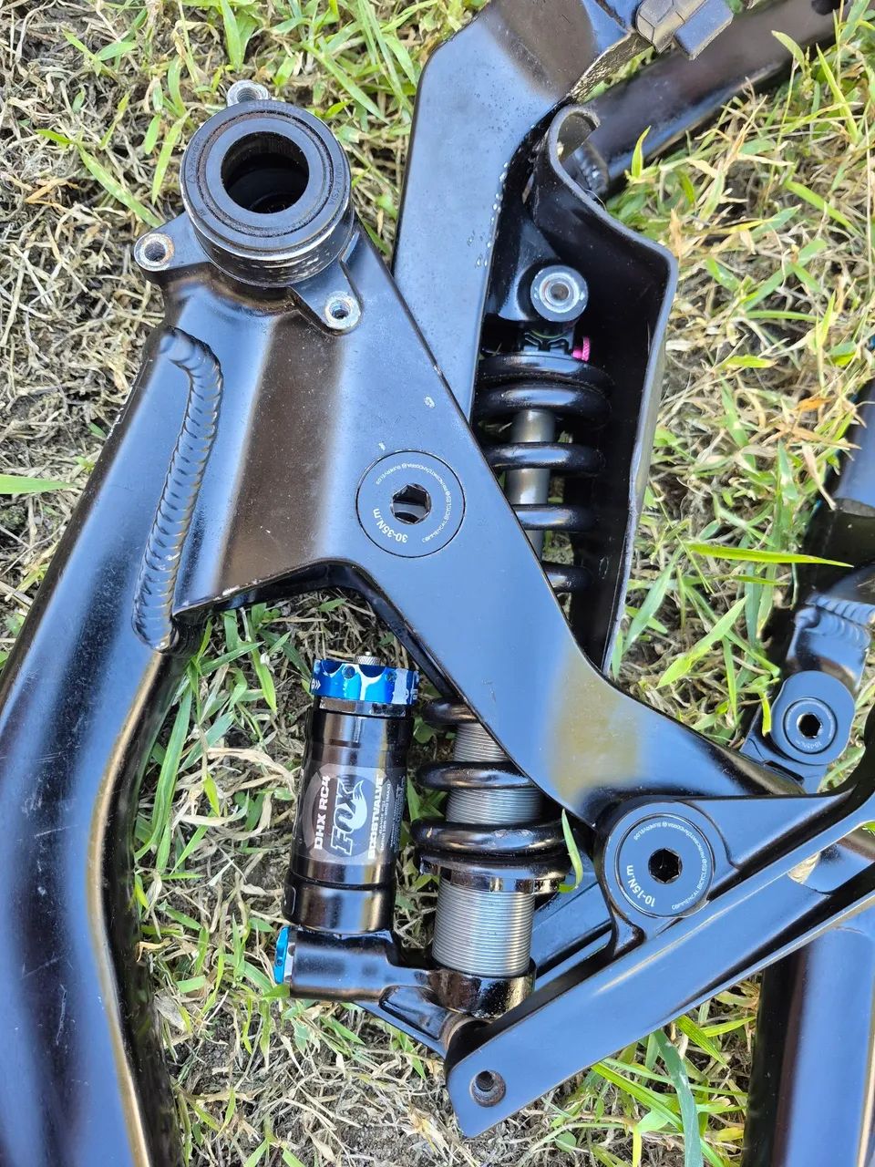 Quadro commencal supreme 27.5 downhill  sem shock - Foto 4