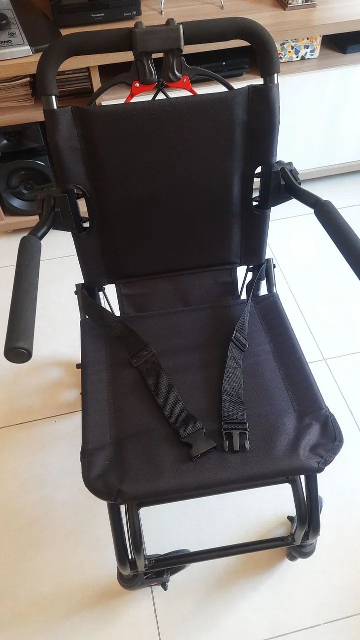 Cadeira de Transporte Dobrável Quase Nova - Oportunidade! - Foto 6