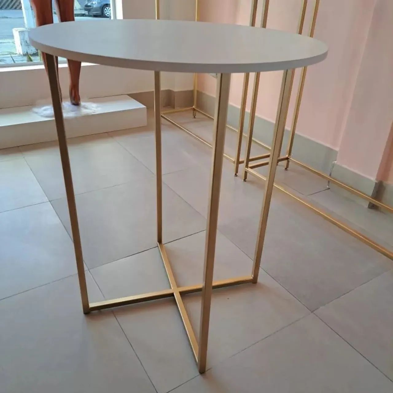 Fazemos Mesas para Lojas 250 r$ - Foto 4