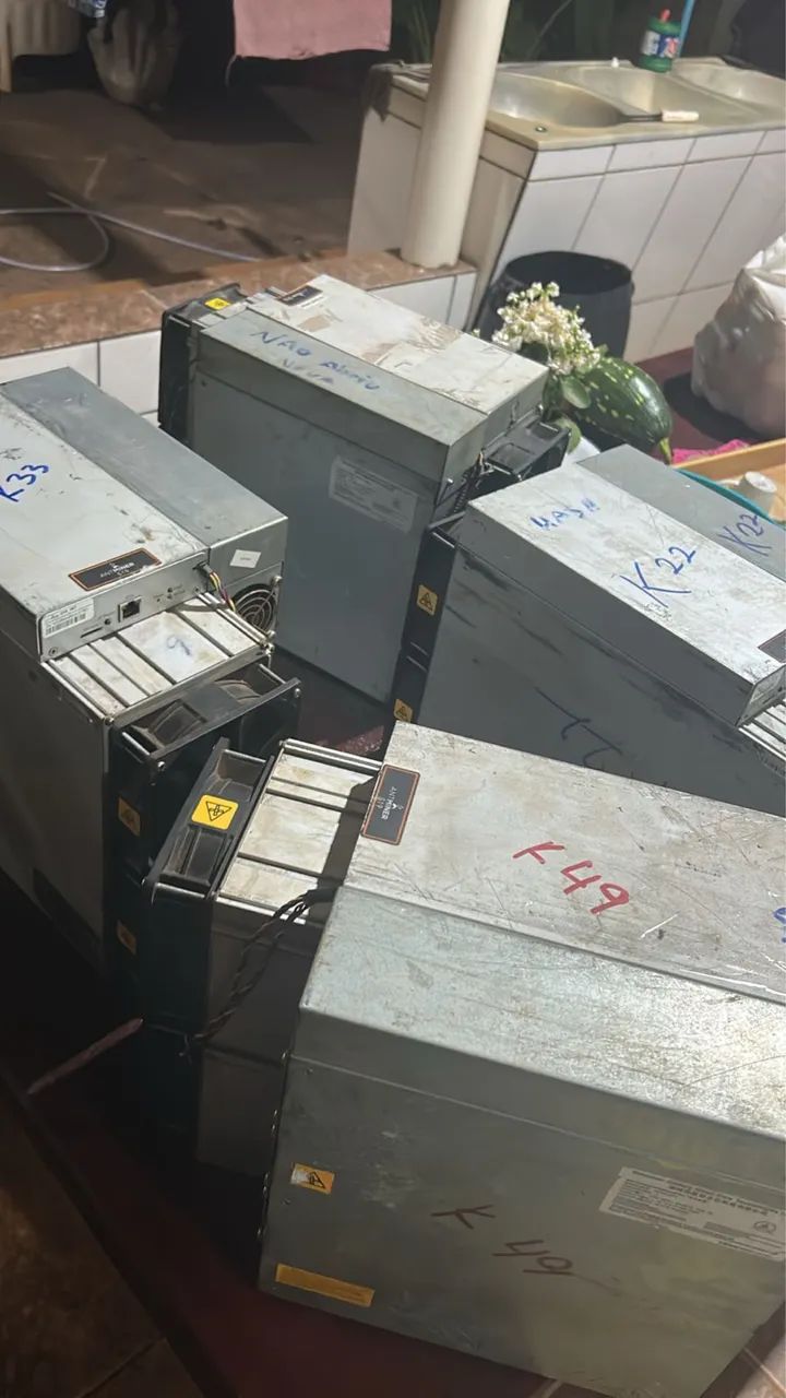 Mineradora de bitcoin S19 95ths - Peças de Hardware - Indiara 1467802700 |  OLX