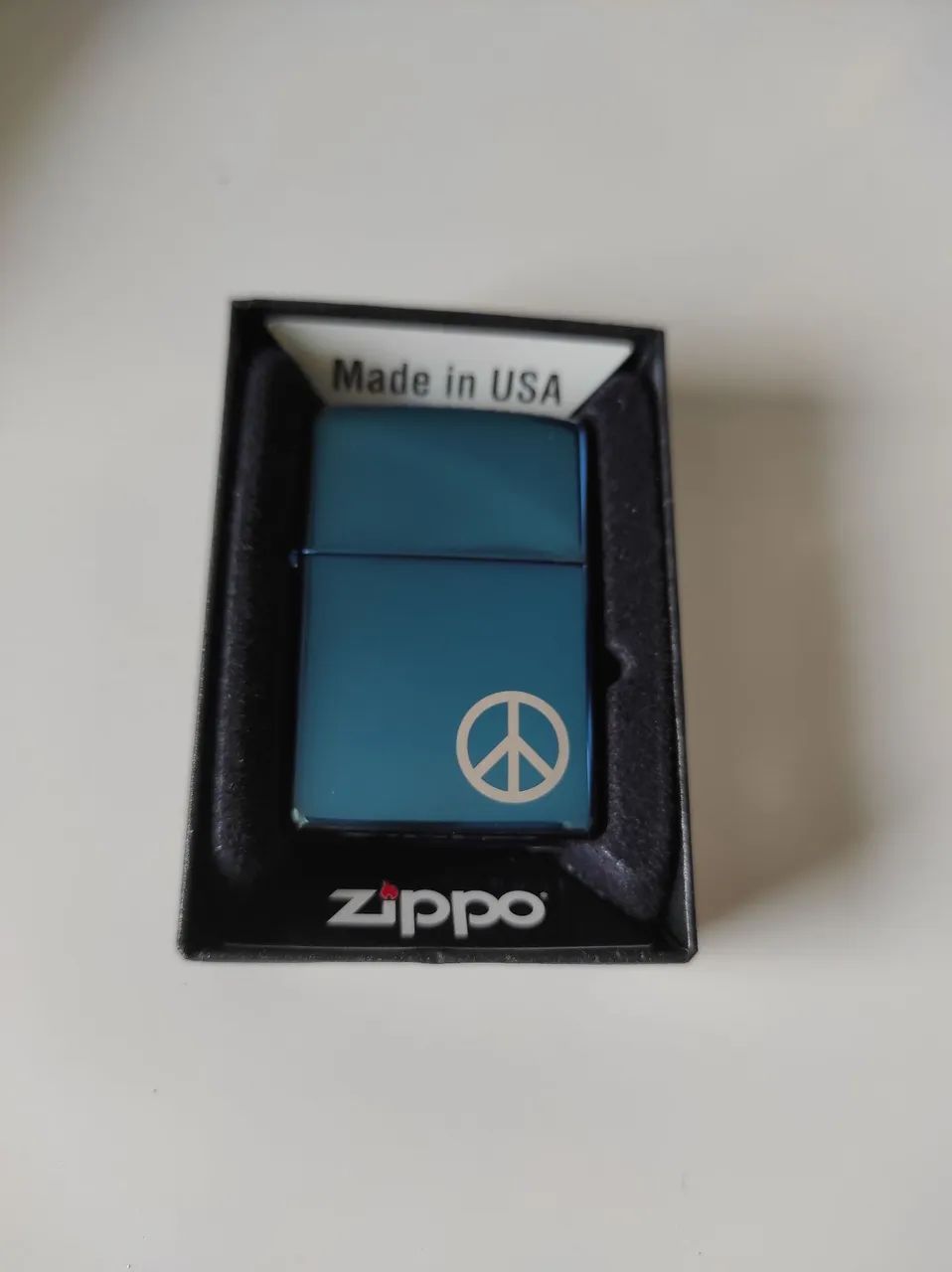 Isqueiro Zippo Peace on the side