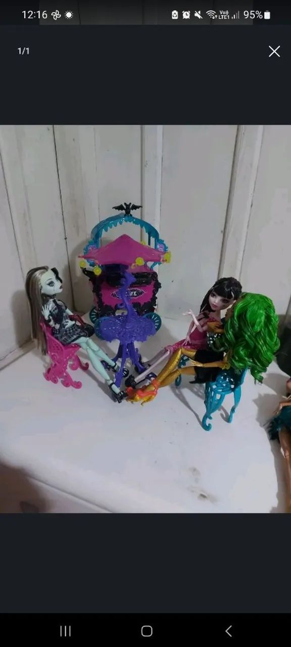 Monster high cafeteria( nao vem com bonecas)