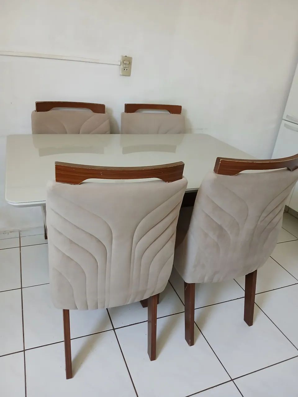 Mesa de 4 cadeiras 