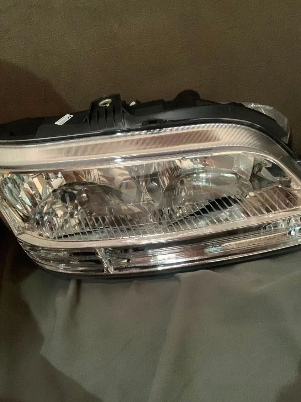 Par de farol do carro idea 2012 