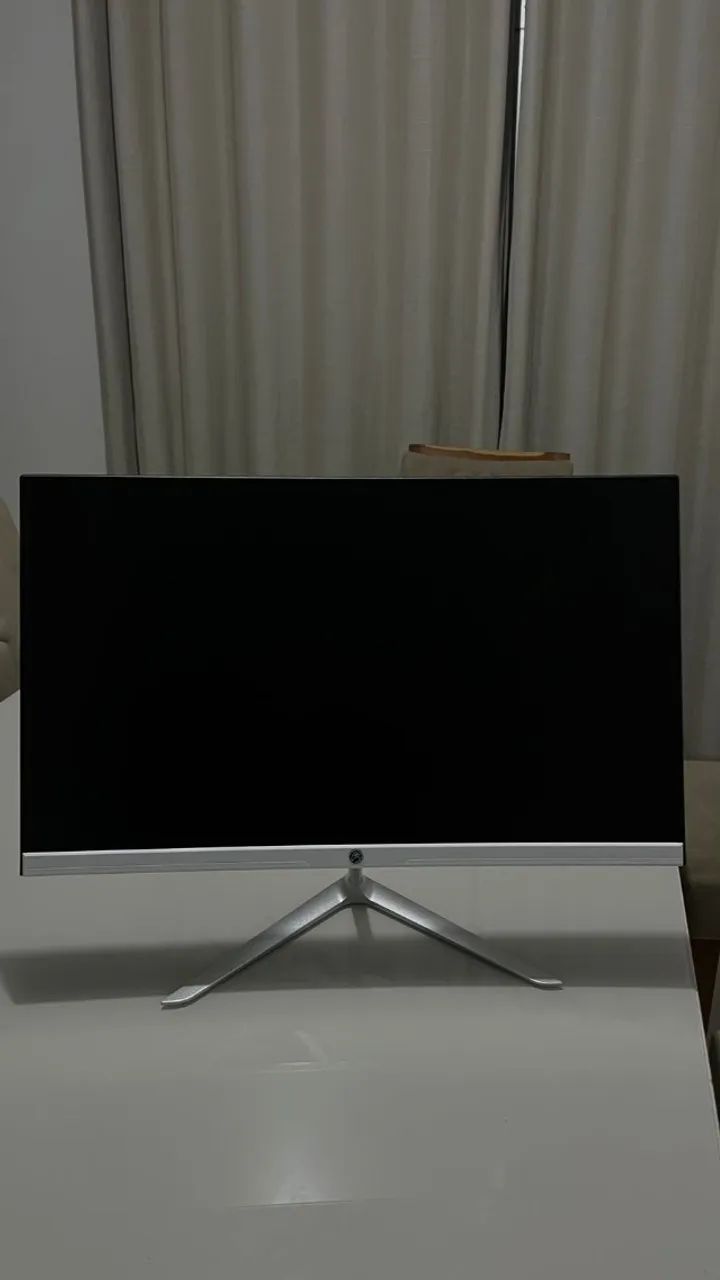 Monitor LED 24 Polegadas, Curvo. 75hz em perfeito estado.