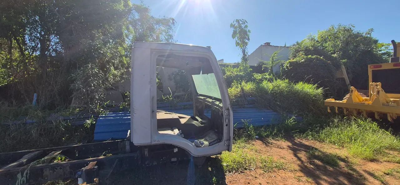 Vendo uma cabine do ford cargo  - Foto 3