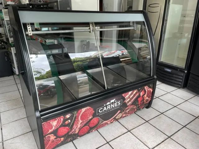 Balcão de açougue com deposito