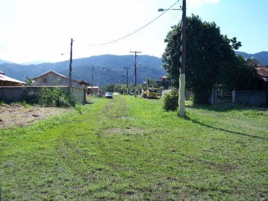 Magníficos terrenos em saquarema condomínio fechado com RGI lazer total - Foto 6