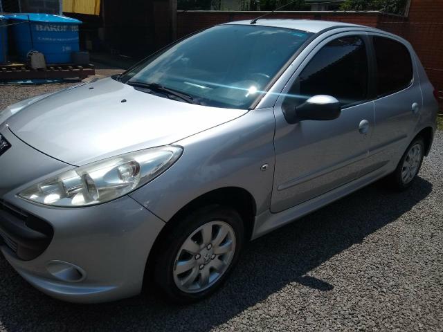 Peugeot 207 Ano 2011 - Foto 5