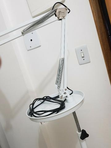 Lupa com suporte semi nova - Foto 4