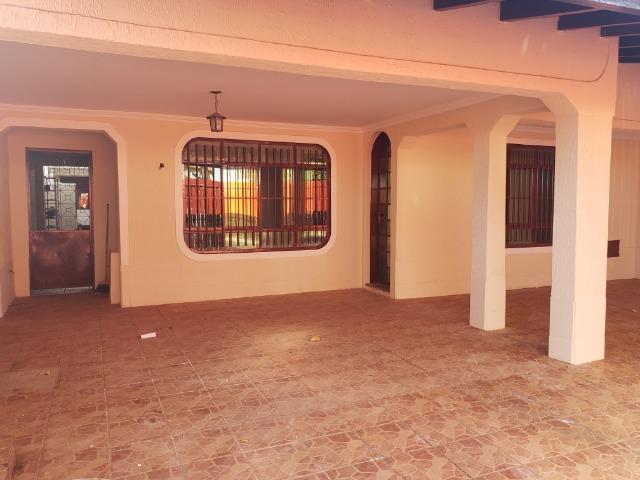 Aluga-se Casa Cruzeiro Qd. 06 - 3 quartos + Casa de fundos 1 quarto - Foto 2
