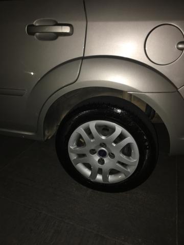 Ford Fiesta Sedan - Foto 4