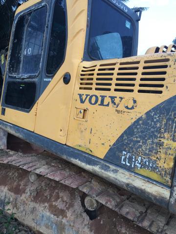 Escavadeira ec140BLCM valor 100 mil pra o comprador trocar a bomba hidráulica 25 a 30 mil - Foto 3