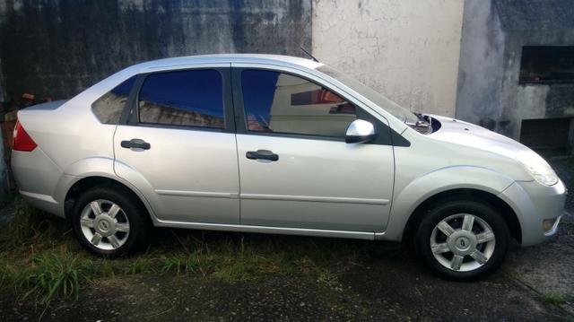 Ford fiesta sedan 1.6 flex 2004/05 completo