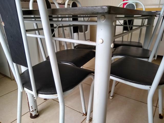 Mesa com tampo de mármore - Foto 3