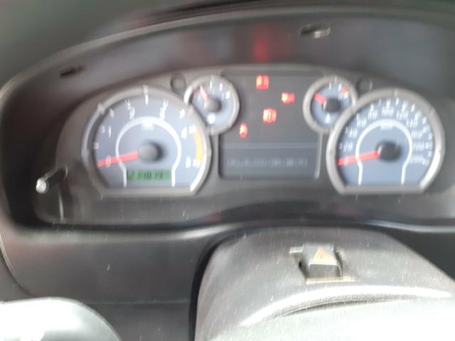 Vendo ou troco por carro de menor valor - Foto 4