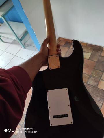 Guitarra elétrica Eagle