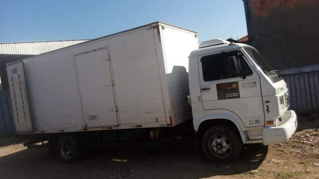 Vendo caminhão com ar condicionado