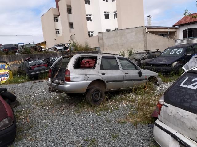 Escort Europeu Zetec 1.8 16v 2000 Sucata Em Peças e Acessorios - Foto 9