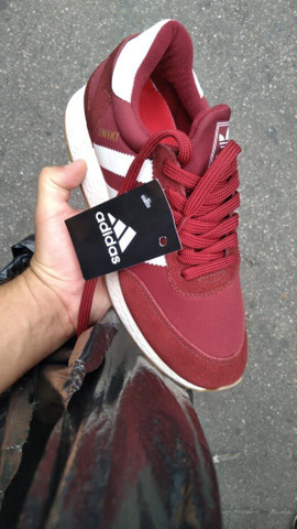 tenis adidas iniki vinho