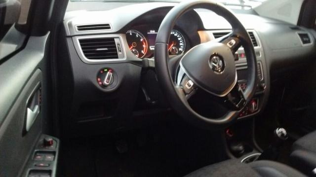 VOLKSWAGEN FOX COMFORTLINE 1.6 8V Branco 2015/2016 - Foto 5