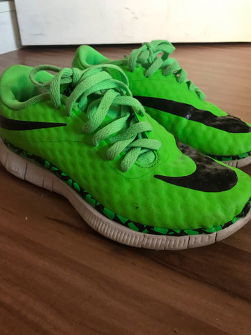 tenis nike verde neon