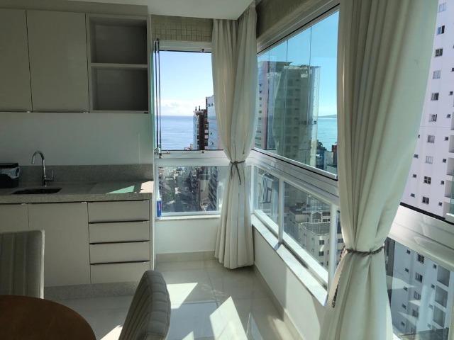 Apartamento 3 suítes Decorado Meia praia - Foto 4