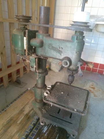 Máquina furadeira de bancada - Foto 2
