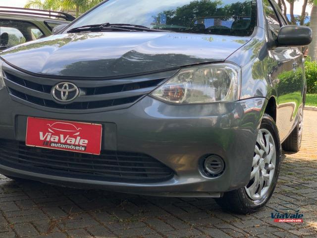 Toyota Etios 2013 1.3 HB XS 16V Flex 4P/ Ar Condicionado/ Completo