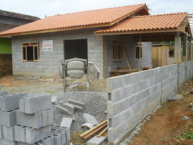 Construímos em toda região dos Lagos região dos Lagos aceitamos seu carro tabela Fipe - Foto 2