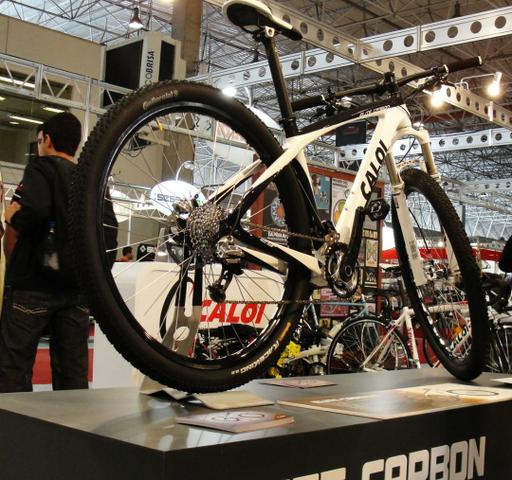 Bike Caloi Elite Carbon Aro 29