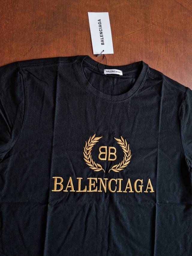 Camisa BALENCIAGA ! - Foto 2
