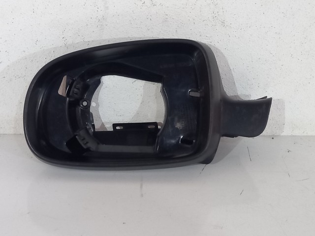 Moldura Retrovisor Corsa/ Montana esquerdo com Aro
