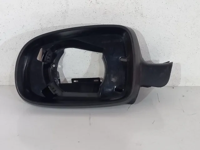 Moldura Retrovisor Corsa/ Montana esquerdo com Aro