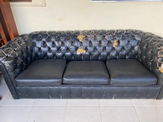 Sofa chesterfield em couro | +26 anúncios na OLX Brasil