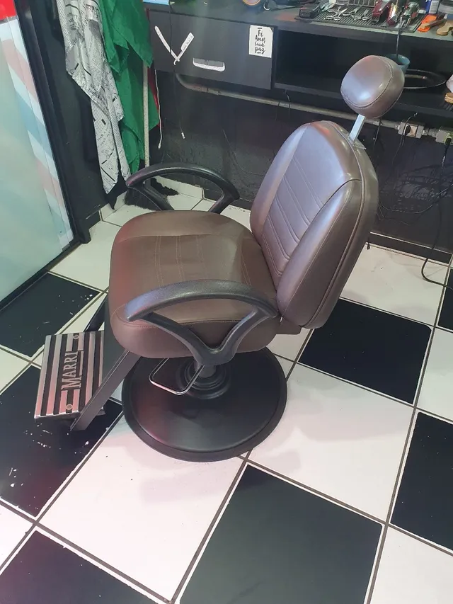 Cadeira barbeiro usada barata