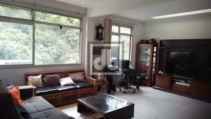 LOCAL BUCÓLICO VISTA VERDE, ENSEADA E RIO SUL, SALÕES DOIS QUARTOS SENDO 1 SUÍTE GARAGEM E