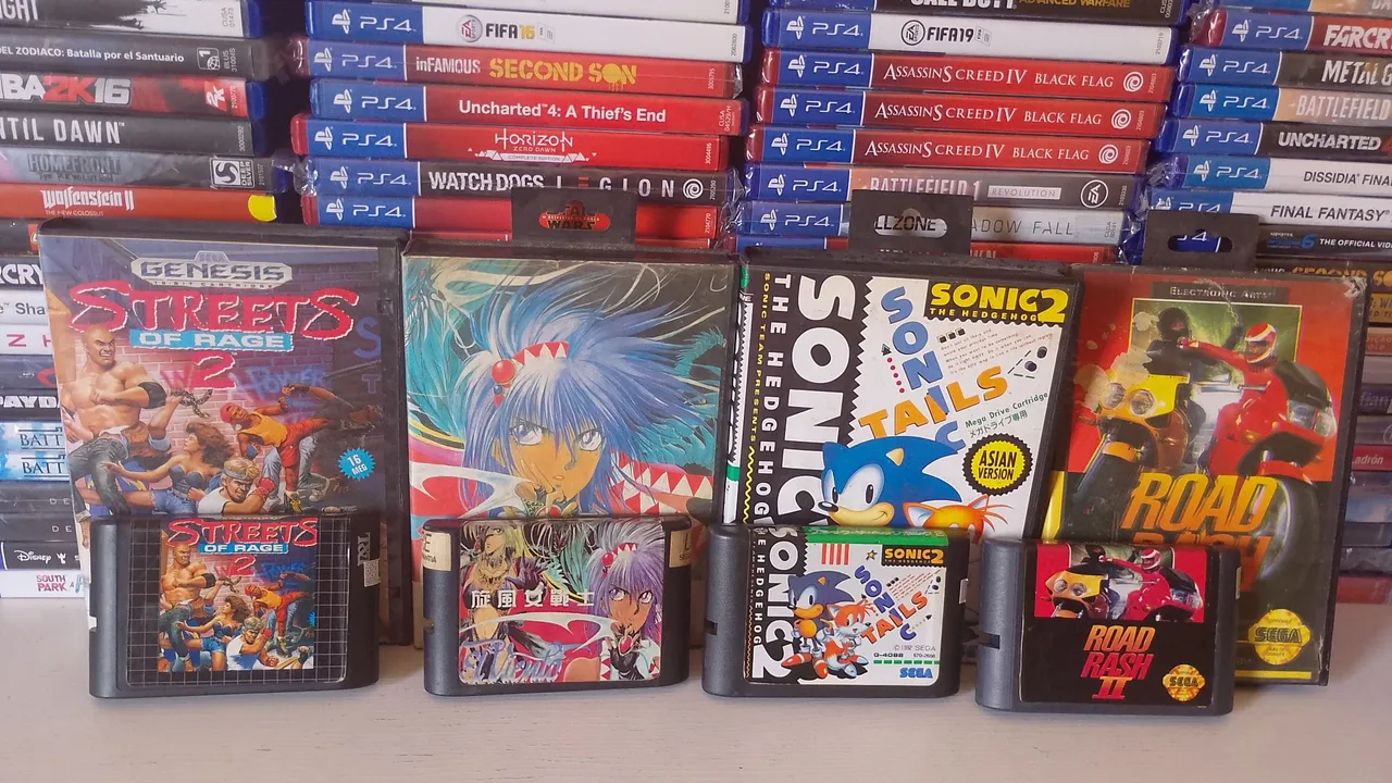 Lote de jogos de videogame mega drive paralelos com capa de época