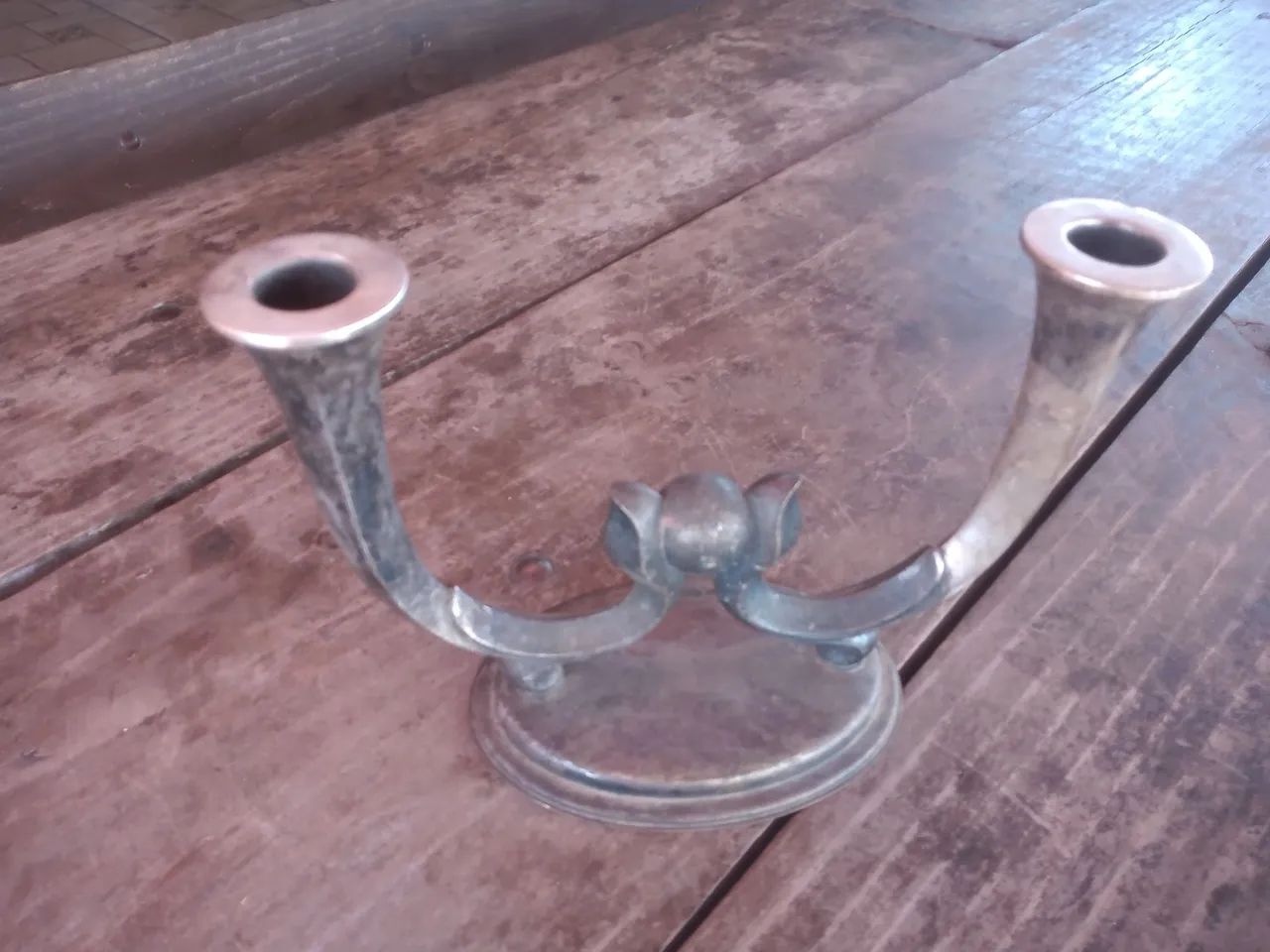 Castiçal de Metal Antigo