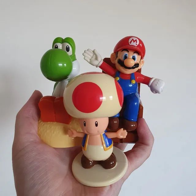 3 Bonecos Super Mario World Nintendo Yoshi e Toad McDonald's