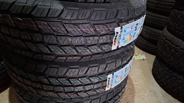 PNEU D20 235/75 R15